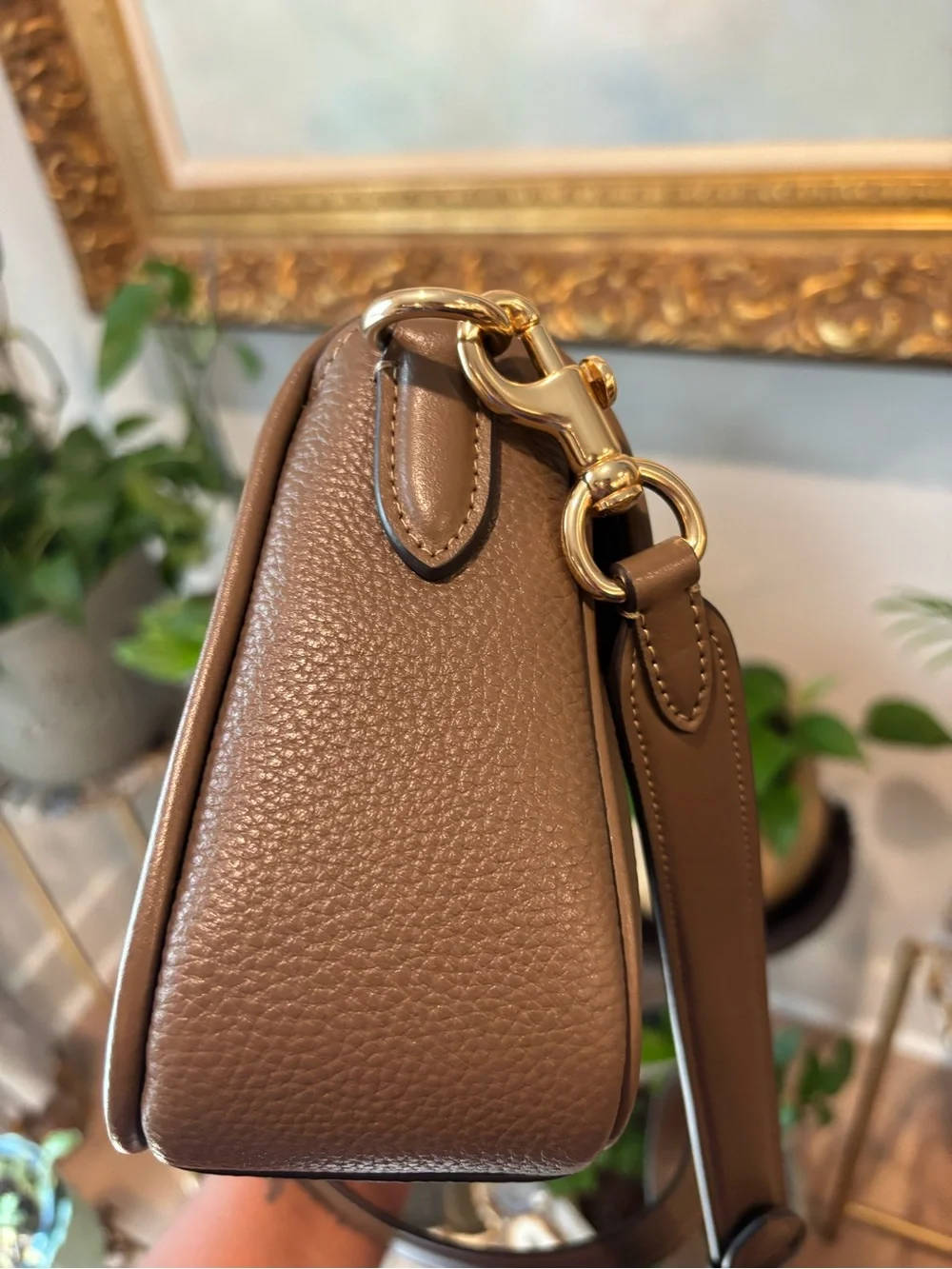 Coach compact pebble